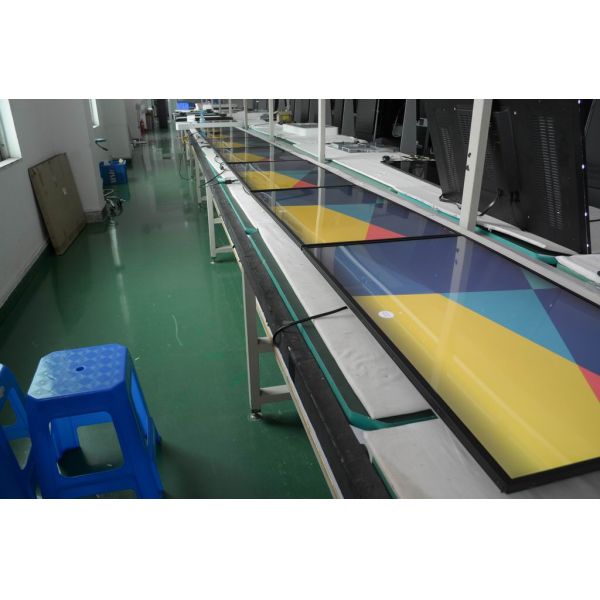 LED Touch Screen Digital Signage Display , Wall Mounted Advertising Display With Camera