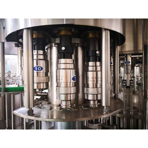 380V 16000BPH Water Bottle Filling Equipment Hydraulic Cylinder Controlled