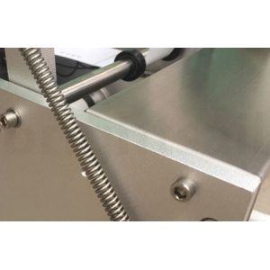 Cylinder Desktop 10pcs/Min Semi Automatic Bottle Labeling Machine