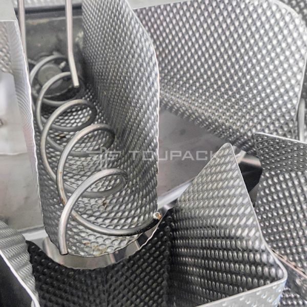 Anti - Sticking Screw Feeding Multihead Weigher For Fresh Meat And Pickle Weighing Packing Machine