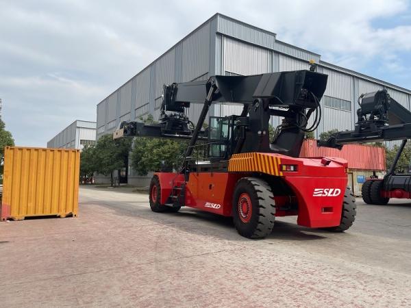 Buy 45T Container Forklift Reach Stacker With CUMMINS Engine at wholesale prices