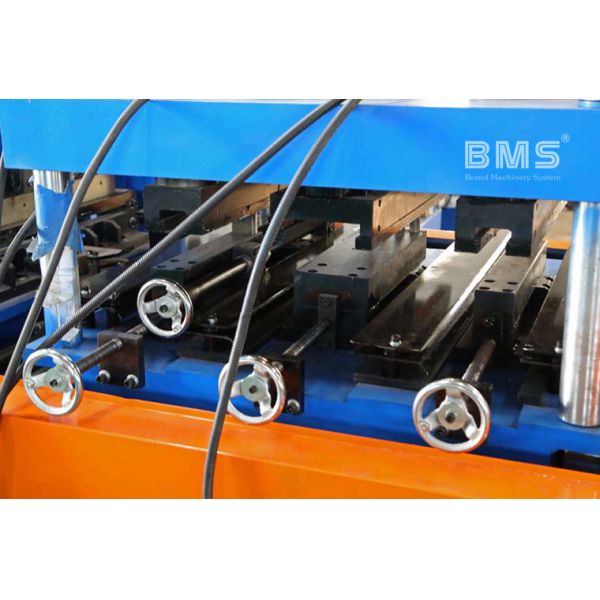 Heavy Duty CZ Interchangeable Purlin Roll Forming Machine For Building Material