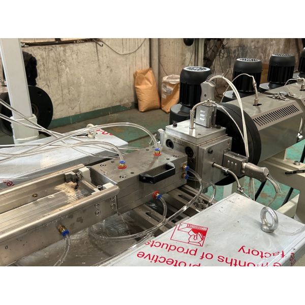 Retail PVC Tag Strip Making Machine And Profile Extrusion Line With Uniform Width Smooth Edge Conical Twin Screw Extruder