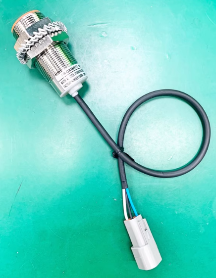 J7-D10B1/DC Proximity Switch Sensor with M18 × 1 Thread Size and 10 mm Detection Distance for Non-Contact Detection