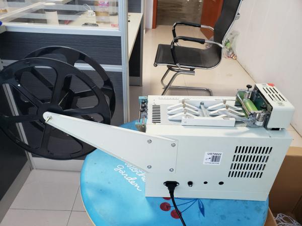 Buy Automated Nonwoven Earloop Cutting Machine / Fast Ear Loop Making Machine at wholesale prices