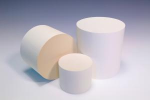 China Porous Cordierite Honeycomb Ceramic Round for Catalyst Substrate on sale