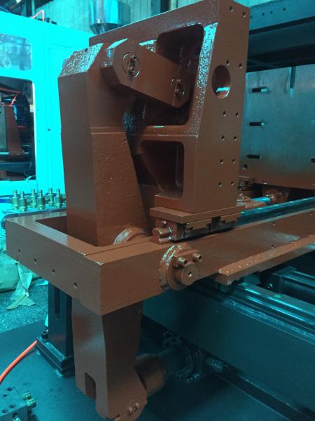 Buy Customized extrusion blow molding machine single station with IML system at wholesale prices