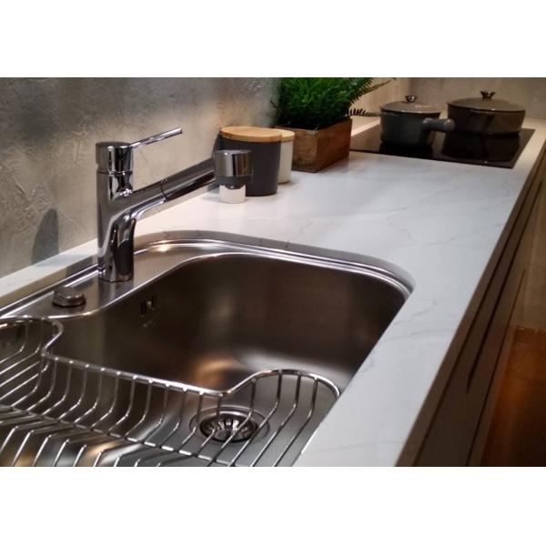 UV Cutting Quartz Stone Top