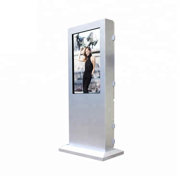 Waterproof Bus Stop Digital Signage Ultra High Grey Level Support Multi Language