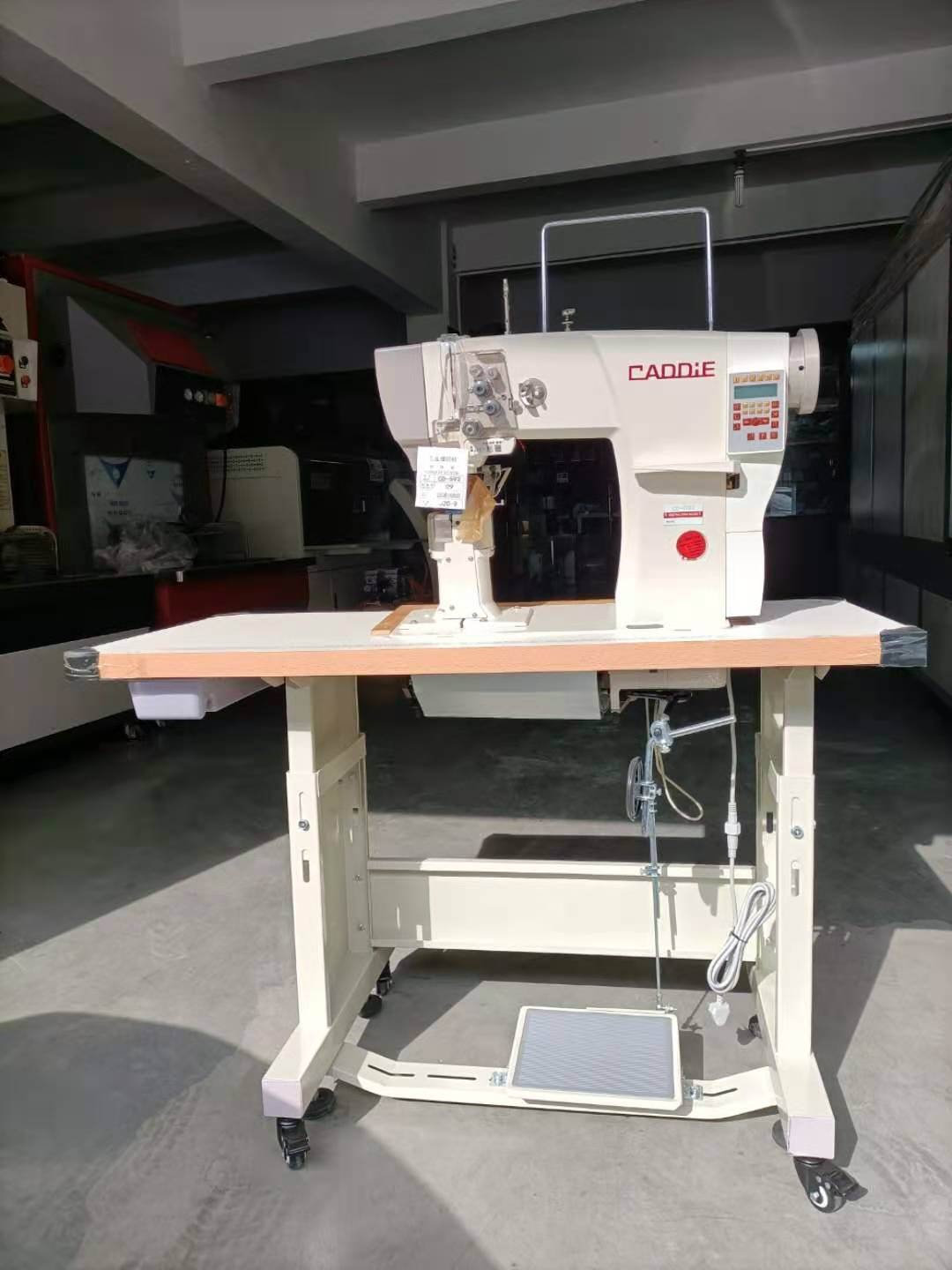 Computerized Single Needle Sewing Machine Roller Feed 220v High Stability