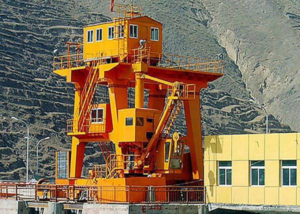 Electric Dam Top Industrial Gantry Crane For Hydraulic Equipment Transport Lifting