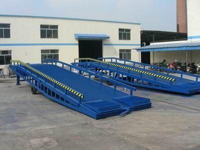 Buy Slip Resistant Loading Dock Boards Mechanical Manual Dock Levelers DCQ10-0.55 at wholesale prices