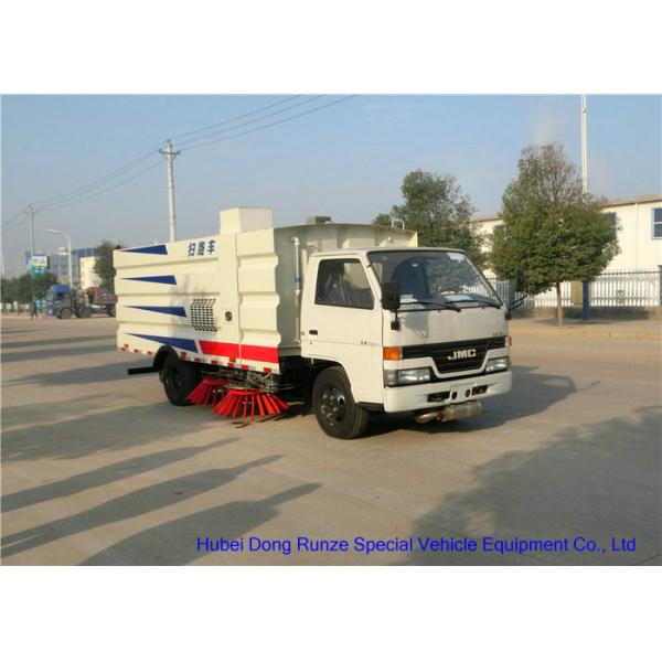 JMC Truck Mounted Road Sweeping Machine With 4 Brushes 5.5 Cbm Trash 1,5 Cbm Water