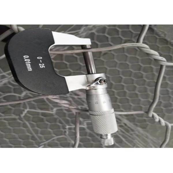 Hot Dipped Galvanized 0.7mm*1/2"*1/2"* 1M*20M Rabbit Hexagonal Wire Mesh