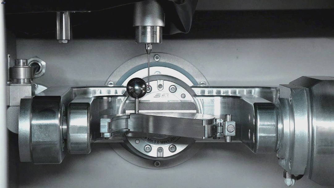 High Precision 5-Axis CNC Milling Machine LMM-5 with Automatic Calibration for Titanium