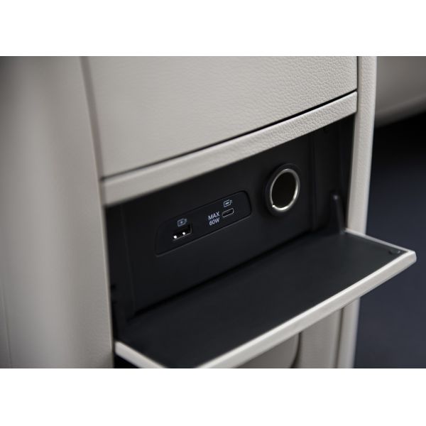 2024 Voyah Free Dreamer Left Hand Luxury Leather MPV EV Maximum Torque 620Nm Fuel Pure Electric Automotive Battery Automobile