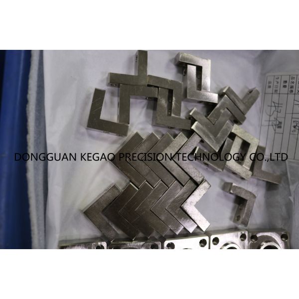 SS400 Injection Molding Machine Parts Stopper Block 0.02 EDM Angle