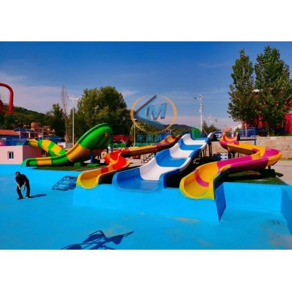 Attractive Kids Water Slide Swimming Pool High Interaction With Customized Size