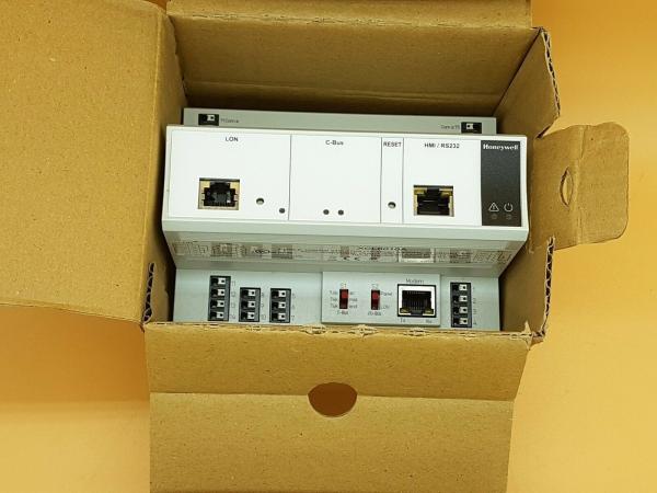 Honeywell XCL8010A CPU Module Staged On Off Floating Pulse Width Modulation