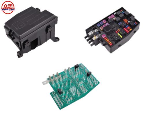 Buy Custom Auto Power Distribution Box With PCB Board Universal Automotive Fuse Box at wholesale prices