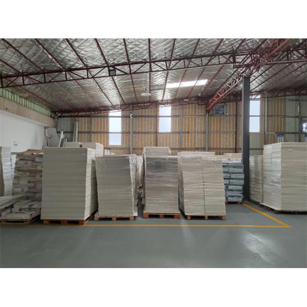 Green Floor Corrugated Plastic Display Anti Mold 750 Gsm