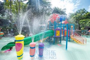Quality Adventure Park Rain Splash Pad Toys Fiberglass Column Fountain Spray Set for sale