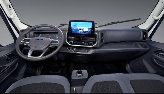 167hp 227hp Jiangling Refrigerated Truck Diesel Rear Drive 4×2