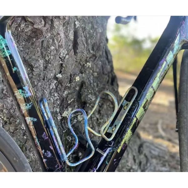 Outdoor Sports Bicycle Water Bottle Holder Gradient Color Sandblasting Oxidation Custom Multiple Colors