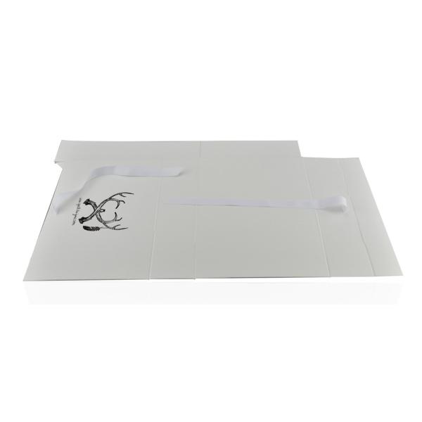 Fixed Ribbon Tie Magnetic Closure Rigid Boxes Multipurpose Use For Birthdays