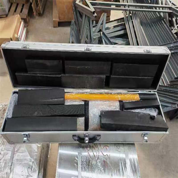 Multi-functional hook fire common breaking class tool group