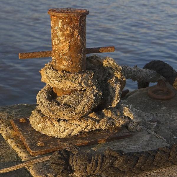 Heavy Duty ﻿ Mooring Bollards Corrosion Resistant ﻿ High Strength