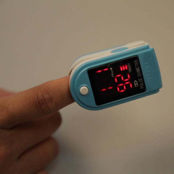 Colorful Professional Fingertip Pulse Oximeter For Paediatric With LCD Display