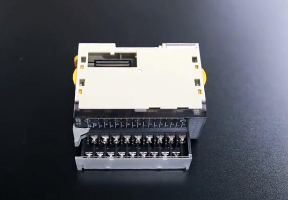 Buy CPU Unit Omron PLC Module R88D-1SN04H-ECT Normal Temperature at wholesale prices