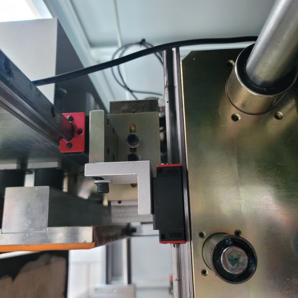 DG-500HF/600HF Rigid Box Forming Machine Cake Rigid Box Wrapping Machine