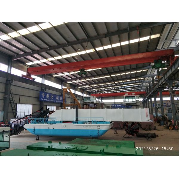 ZC Certificated Aquatic Weed Harvesting Boat For Lake Grass And Garbage Collection