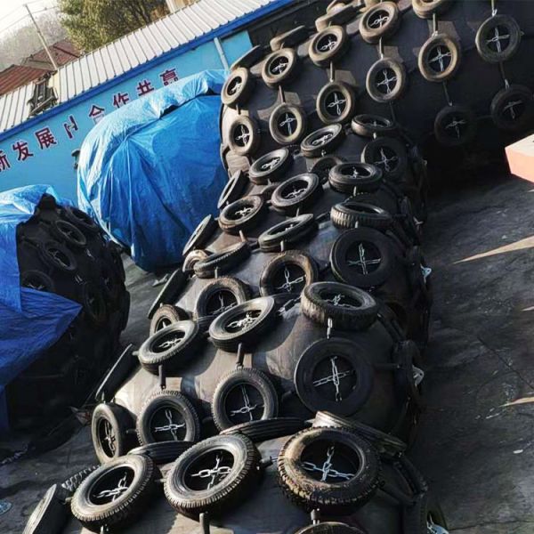 ISO 17357 Pneumatic Marine Fender Floating Fender Yokohama