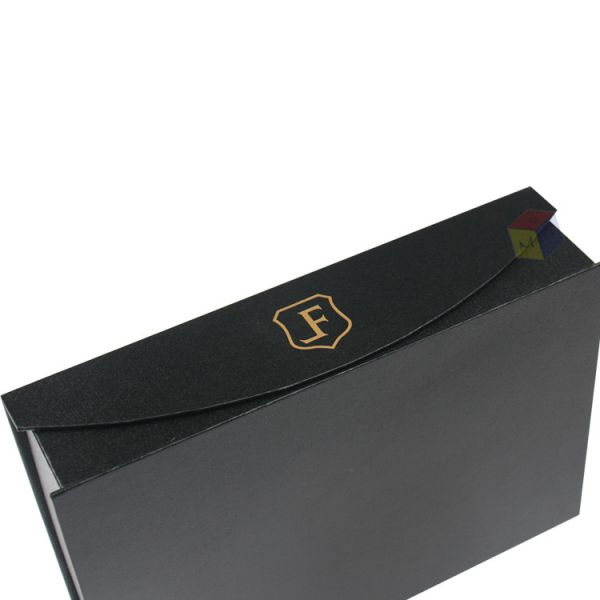 Luxury Custom Logo Magnetic Closure Paper Scarf Gift Box Cardboard Packaging