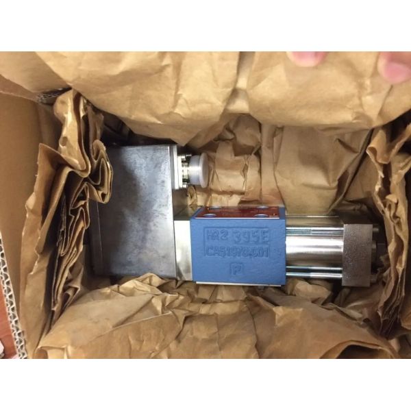 Moog Servo Valve Electro-Hydraulic Servo Valve with Stainless Steel Copper Construction Radial Shaft Seal and Online Video Support