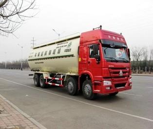 Buy White HOWO 2300L Tank Trailer Trucks , 42 m³ Diesel Semi Trailer Truck at wholesale prices