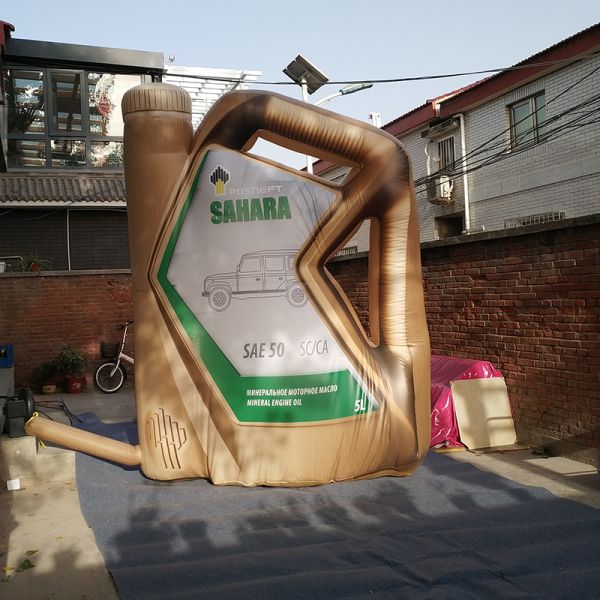 Customized Giant Lubricating oil kettle Advertising inflatable for promotion motor oil bottle model