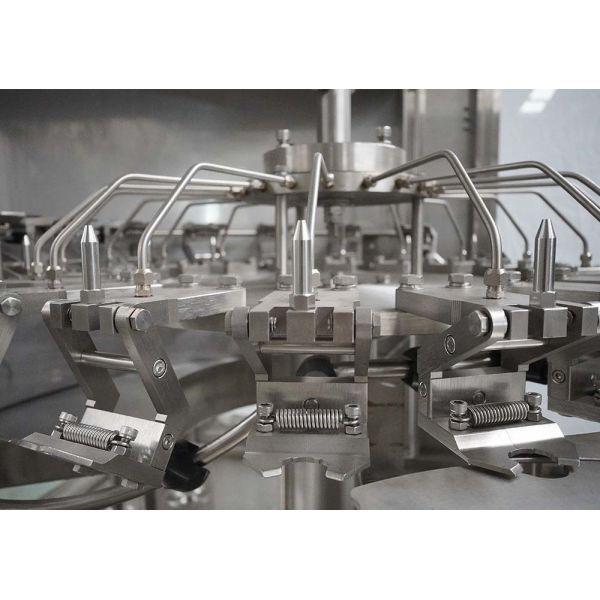 SUS304 mineral water PLC control Auto Liquid Filling Machine For PET Bottle