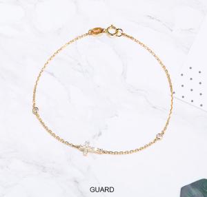 Quality Online Gold Jewelry 0.13ct 18K Gold Diamond Cross Bracelets Meaningful Souvenir for sale