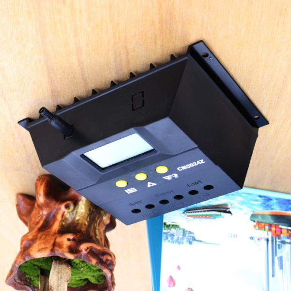 LCD display solar charge controller,12V/24V 50A solar charge controller charge smart phone CM5048Z