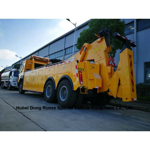 HOWO 50 Ton Heavy Duty Rotator Wreckers Tow Truck With 360 Degree Rotation