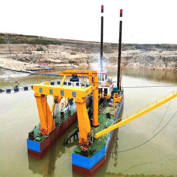US 100000/Set Customized Diesel Enigne Hydraulic Dredger with Suction Pump and Anchor Rod