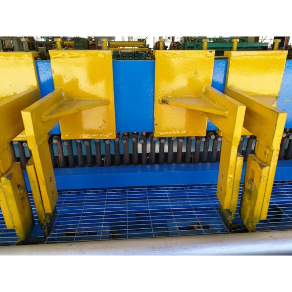 PVC Coated Automatic Wire Mesh Welding Machine With 80 - 120 Times / Min Welding Speed