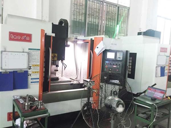 Buy Higher Productivity 3 Axis Vertical Machining Center European Class P Linear Guide Way at wholesale prices