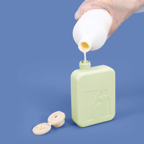 300ml Green Plastic Square Shampoo and Conditioner Bottle Custom Cosmetic Plastic Bottle with Flip top cap