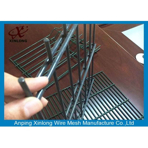 High Tensile Galvanized 868 Wire Mesh Fence For Garden Dark Green Color